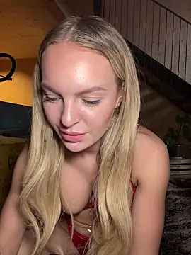 Snapshot of ChiaraVixen chatting on 16, 12, 2024 ChiaraVixen online show from 16, 12, 2024