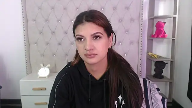 Abril Squirt online show from 15, 4, 2026