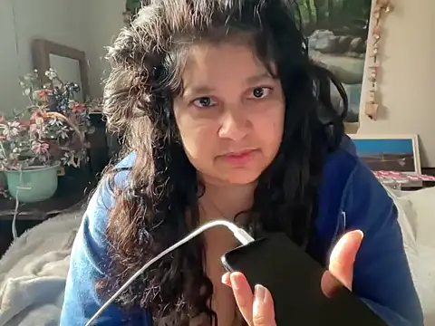 MelanieFawker online show from 2, 11, 2025