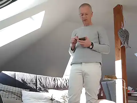 Snapshot of maxmueller321 chatting on 4, 3, 2026 maxmueller321 online show from 4, 3, 2026