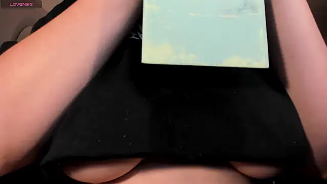 Snapshot of BellaRose_X chatting on 15, 2, 2026 BellaRose X online show from 15, 2, 2026