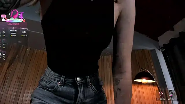 ViolettHansson online show from 16, 9, 2025