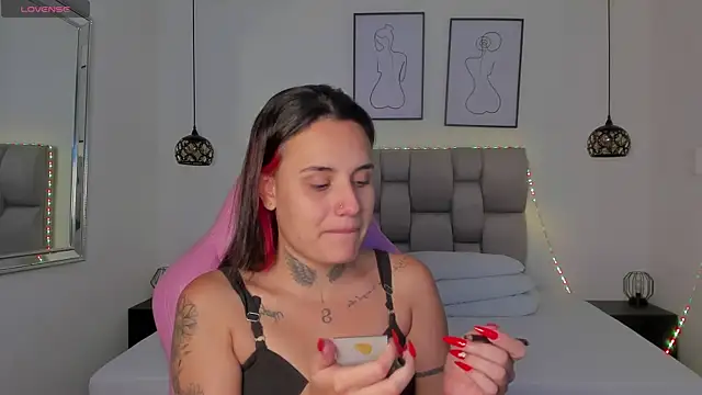 Susan-Sweet-7 online show from 6, 1, 2026