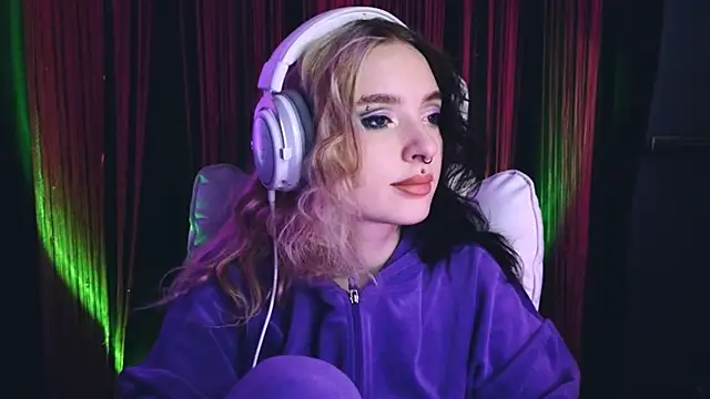 Snapshot of Avi_Nile chatting on 7, 3, 2025 Avi Nile online show from 7, 3, 2025