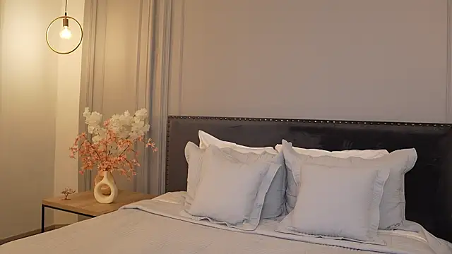 IrisBaker online show from 16, 4, 2026