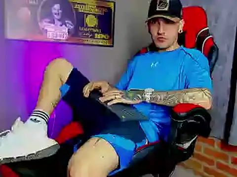 Snapshot of smoker445 chatting on 12, 2, 2025 smoker445 online show from 12, 2, 2025