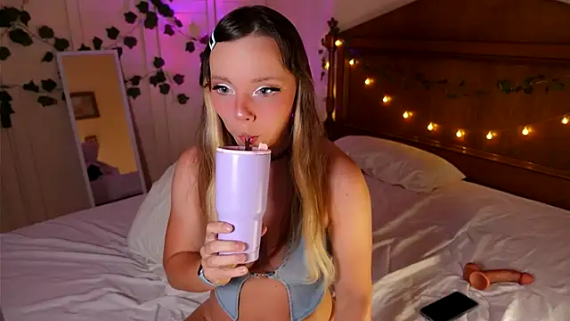 Ayra Lust online show from 6, 11, 2025