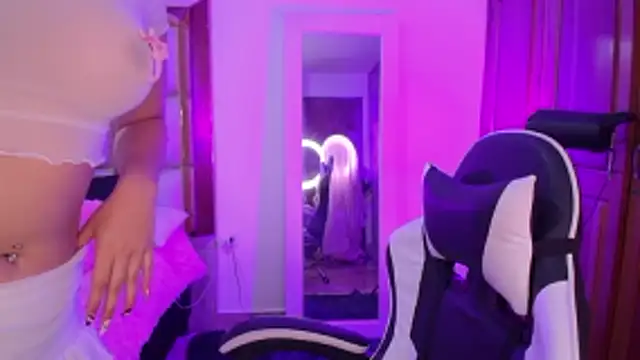 emilyaboott online show from 10, 4, 2026