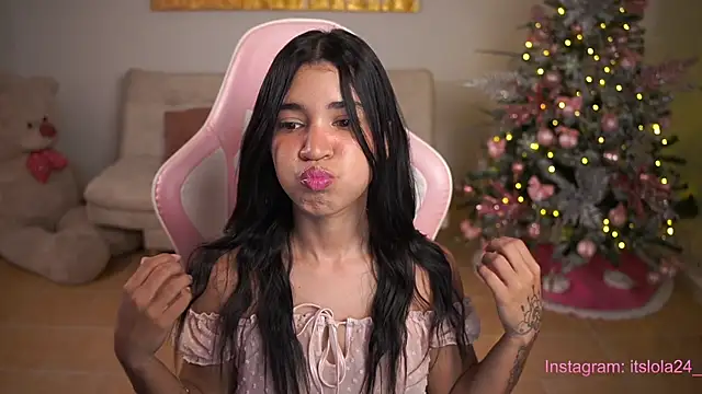 Snapshot of its_lola24 chatting on 17, 12, 2024 its lola24 online show from 17, 12, 2024