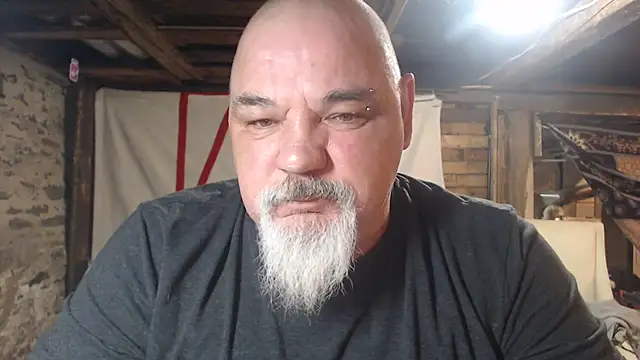 Newfiesausage1972 online show from 2, 3, 2026