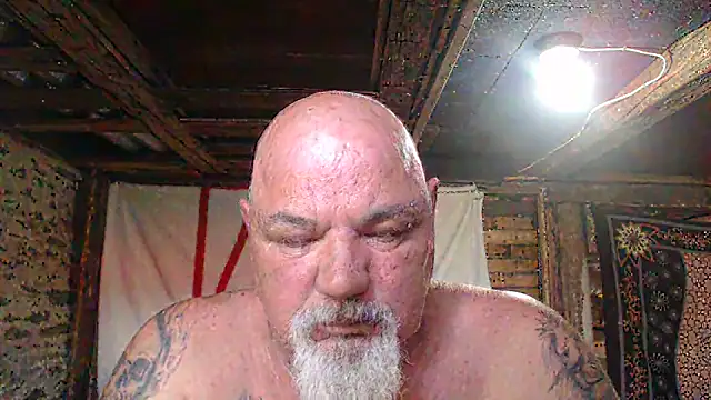 Newfiesausage1972 online show from 2, 6, 2026