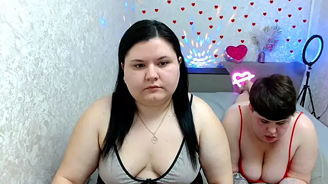 BeckyAndHellen online show from 18, 2, 2025