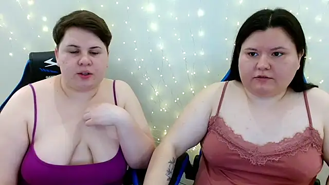 Snapshot of BeckyAndHellen chatting on 29, 6, 2026 BeckyAndHellen online show from 29, 6, 2026