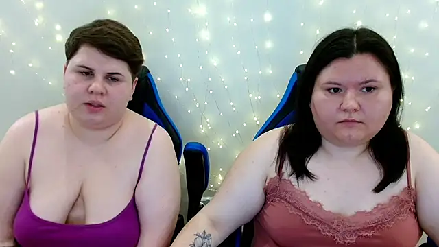 Snapshot of BeckyAndHellen chatting on 29, 6, 2026 BeckyAndHellen online show from 29, 6, 2026