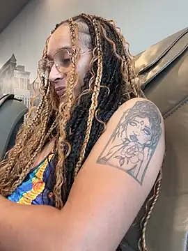 Shuggabutt online show from 18, 9, 2025