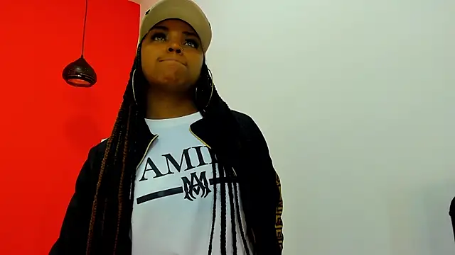 Snapshot of malu_horny_69 chatting on 22, 12, 2024 malu horny 69 online show from 22, 12, 2024