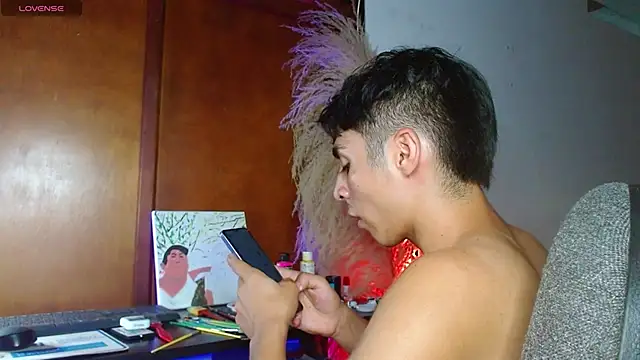 justin alexxx online show from 4, 2, 2025