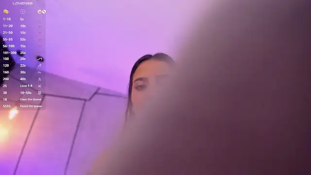 danii hill  online show from 14, 2, 2025