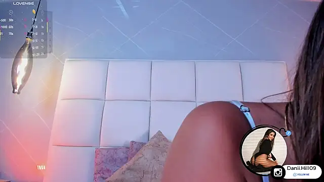 danii hill  online show from 5, 11, 2025