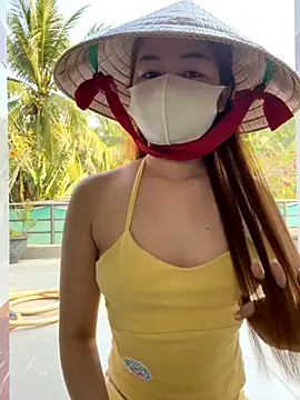 BabyThree  online show from 19, 12, 2025