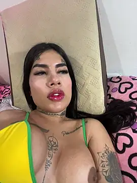 Snapshot of saragill323 chatting on 29, 12, 2024 saragill323 online show from 29, 12, 2024