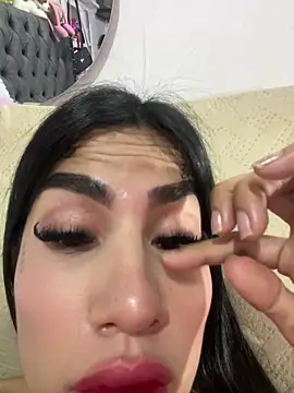 Snapshot of saragill323 chatting on 1, 2, 2025 saragill323 online show from 1, 2, 2025