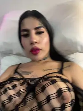 Snapshot of saragill323 chatting on 1, 3, 2025 saragill323 online show from 1, 3, 2025