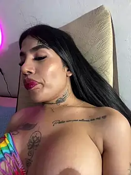 Snapshot of saragill323 chatting on 21, 3, 2025 saragill323 online show from 21, 3, 2025