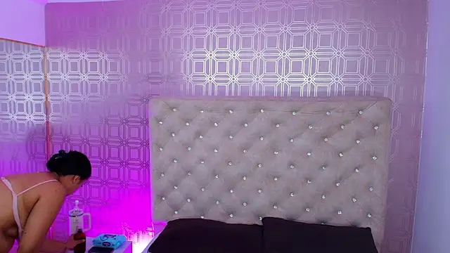 Sara Desire online show from 3, 2, 2025