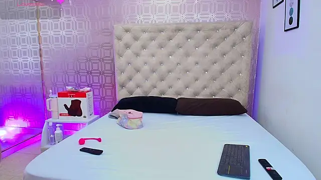 Sara Desire online show from 15, 3, 2025