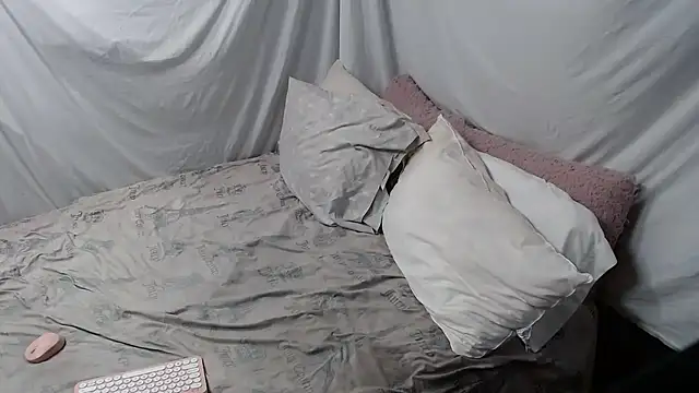 allissonw13 online show from 10, 11, 2025