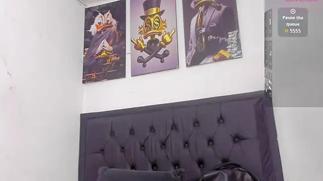 Snapshot of kriixtybrown chatting on 10, 9, 2025 kriixtybrown online show from 10, 9, 2025