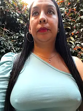 Snapshot of Bella_keny chatting on 30, 4, 2026 Bella keny online show from 30, 4, 2026