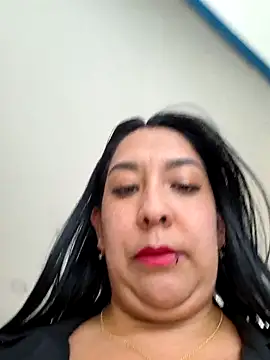 Snapshot of Bella_keny chatting on 29, 5, 2026 Bella keny online show from 29, 5, 2026