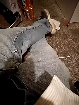 A man in public online show from 16, 10, 2025