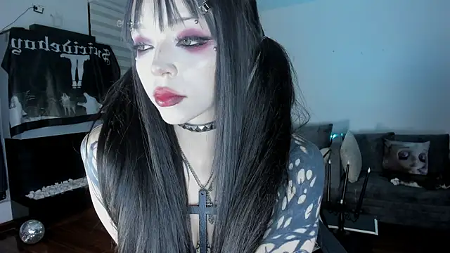 Snapshot of SophieHill_gh chatting on 28, 4, 2026 SophieHill gh online show from 28, 4, 2026