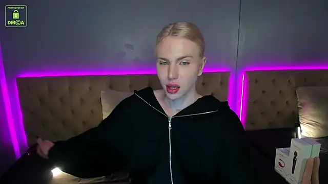 Snapshot of DanielPaige_ chatting on 8, 1, 2025 DanielPaige  online show from 8, 1, 2025