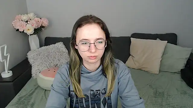 Mini Diva online show from 27, 9, 2025