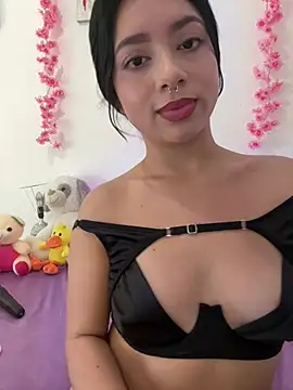 AliceJovovich online show from 19, 12, 2024