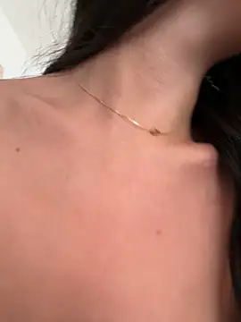 AliceJovovich online show from 12, 9, 2025