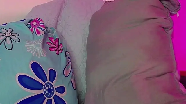Snapshot of luly_pink chatting on 3, 2, 2026 luly pink online show from 3, 2, 2026