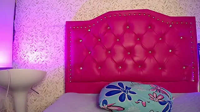 Snapshot of luly_pink chatting on 13, 3, 2026 luly pink online show from 13, 3, 2026