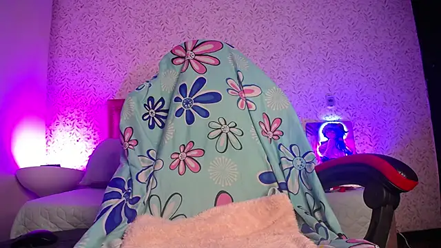 Snapshot of luly_pink chatting on 21, 4, 2026 luly pink online show from 21, 4, 2026