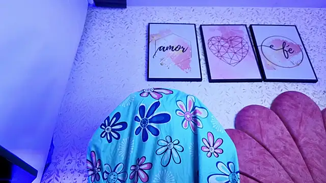 Snapshot of luly_pink chatting on 9, 7, 2026 luly pink online show from 9, 7, 2026