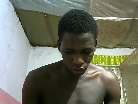 Snapshot of Bigras0011 chatting on 11, 11, 2025 Bigras0011 online show from 11, 11, 2025