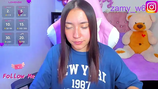 Snapshot of karla_cute01 chatting on 24, 10, 2025 karla cute01 online show from 24, 10, 2025