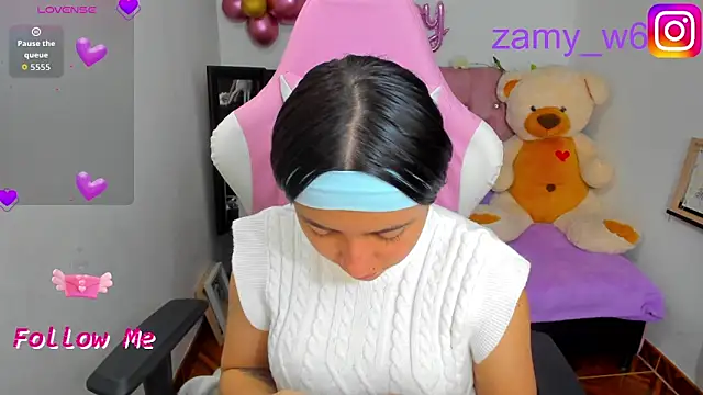 Snapshot of karla_cute01 chatting on 3, 11, 2025 karla cute01 online show from 3, 11, 2025