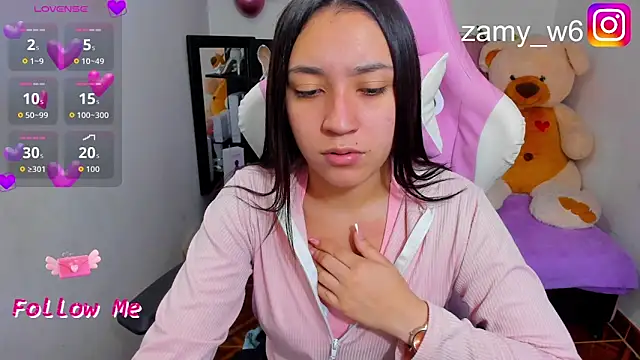 Snapshot of karla_cute01 chatting on 21, 11, 2025 karla cute01 online show from 21, 11, 2025