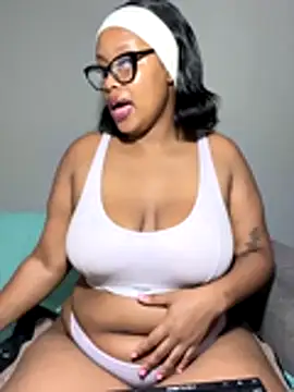 Snapshot of MimiCurves chatting on 16, 11, 2025 MimiCurves online show from 16, 11, 2025