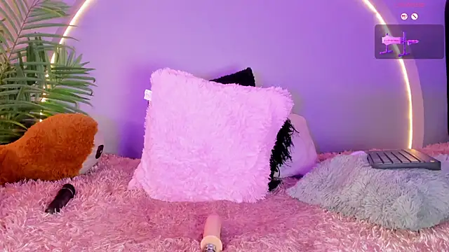 Snapshot of izabelacarter chatting on 6, 2, 2025 izabelacarter online show from 6, 2, 2025